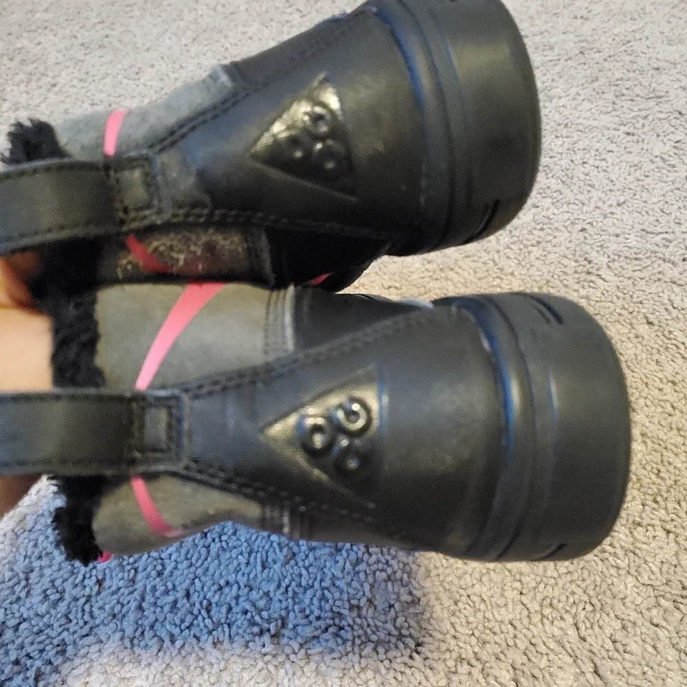 Kids Black and Pink Nike Sneaker Snow Boot Style Shoes Size 6.5Y